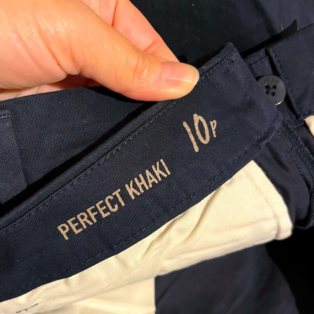 The Gap Women’s 10P navy khakis tags on - so soft!